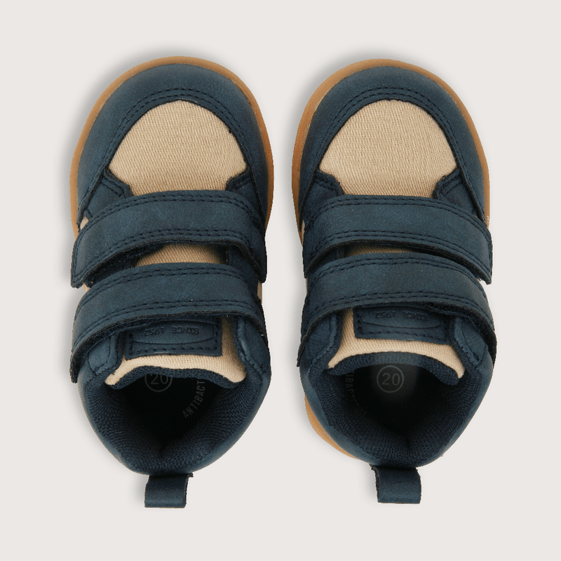 47330250v23-4