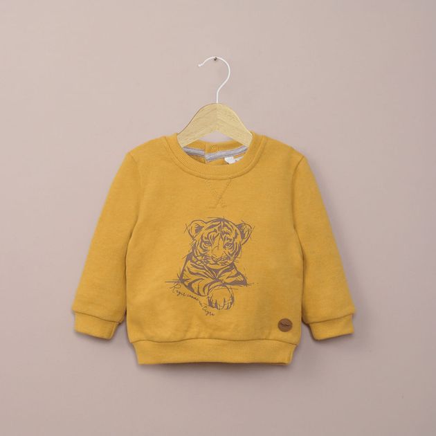 Polerón amarillo de  niño