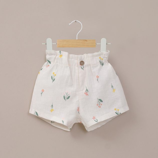 Short crema estampado de niña