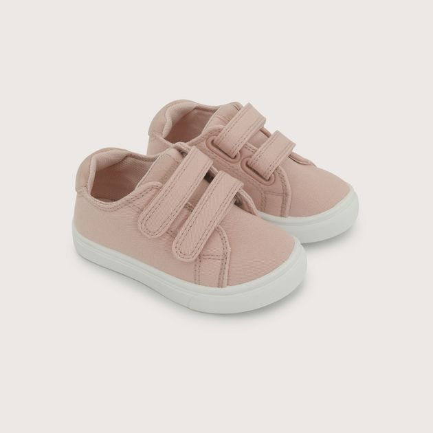 Zapatilla rosada de niña