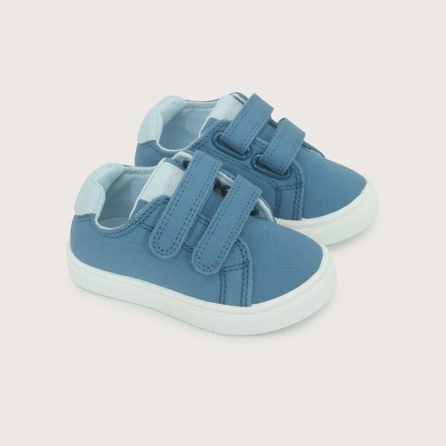 Zapatilla azul de niño