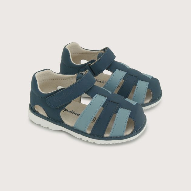 Sandalia azul de niño