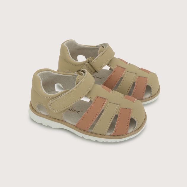 Sandalia café de niño