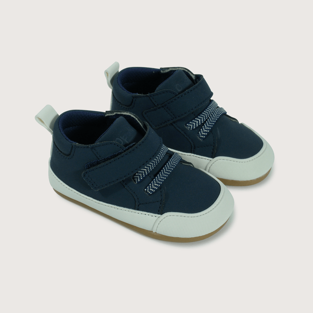 Zapatilla para niño color azul con suela flexible