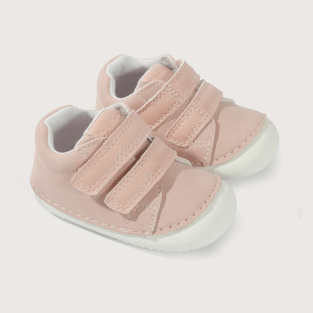 Zapatilla rosada de niña con velcros para gatear